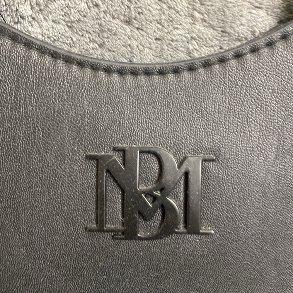 Badgley Mischka Black Satchel with Elegant Design - Picture 5 of 7